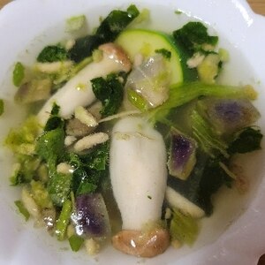 椎茸とセリと油揚げのお味噌汁